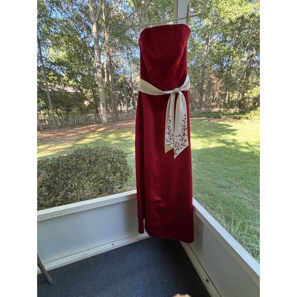 Forever Yours International Strapless Formal Bridesmaid Gown Size 6 Red Ivory
